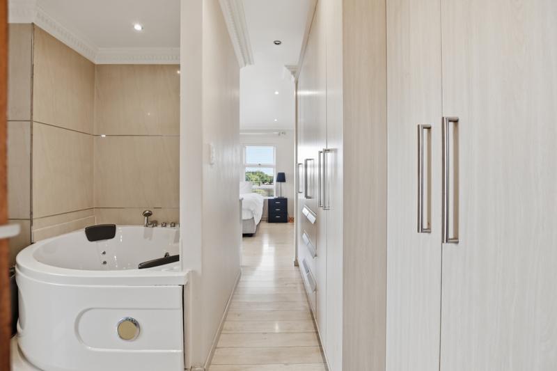 5 Bedroom Property for Sale in Parklands Western Cape